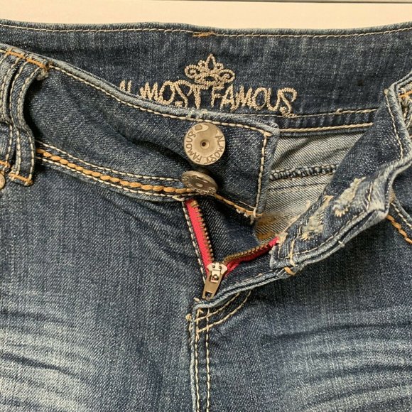 Almost Famous Women Jeans 9 Blue Rise 7.5 Boot Cut Zip‎ Up Distressed Mid Wash - Picture 10 of 11